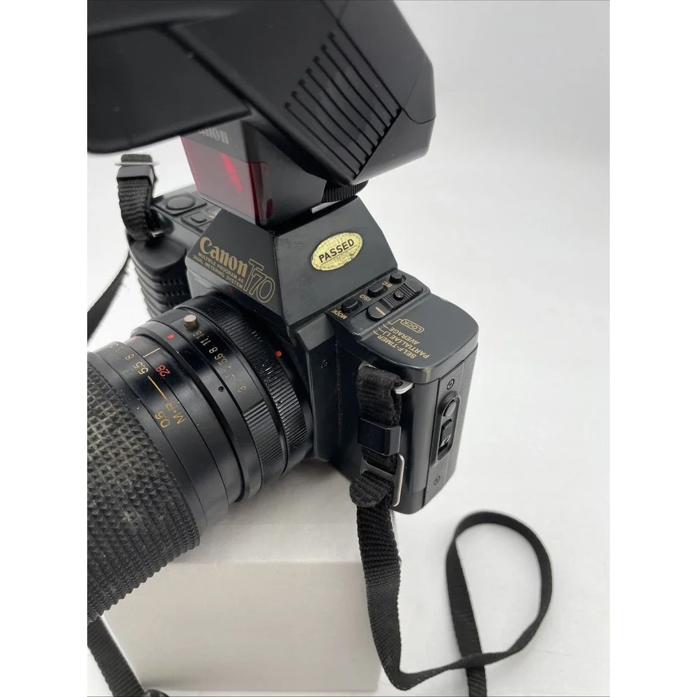 Canon T70 35mm Film Camera+Vivitar 28-85mm f/1:3.5-4.5 Lens +300EZ Flash+Case